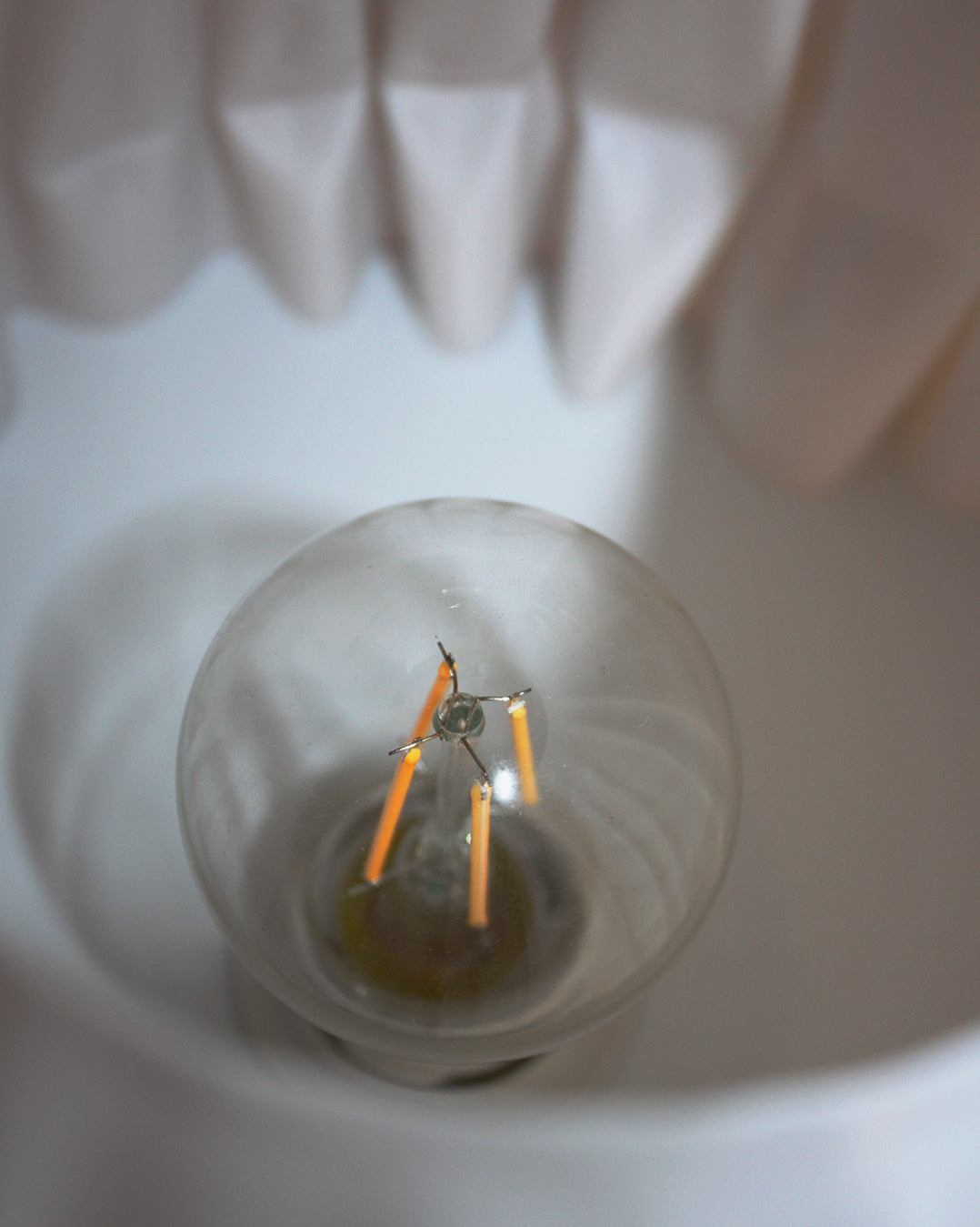 Luminaire design, Design lighting,Objet d'art lumineux, Luminous art piece, ampoule LED, LED bulb light, E27, Style intérieur épuré, Clean interior style